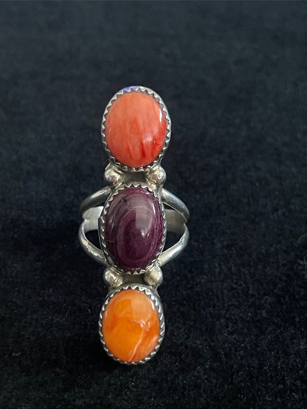 Native American SIGNED BBT sterling triple-stone ring Sz 7 Coral Cabochins Spiny